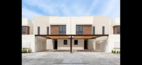 F1 Dream 4br Villa! - Yas Island